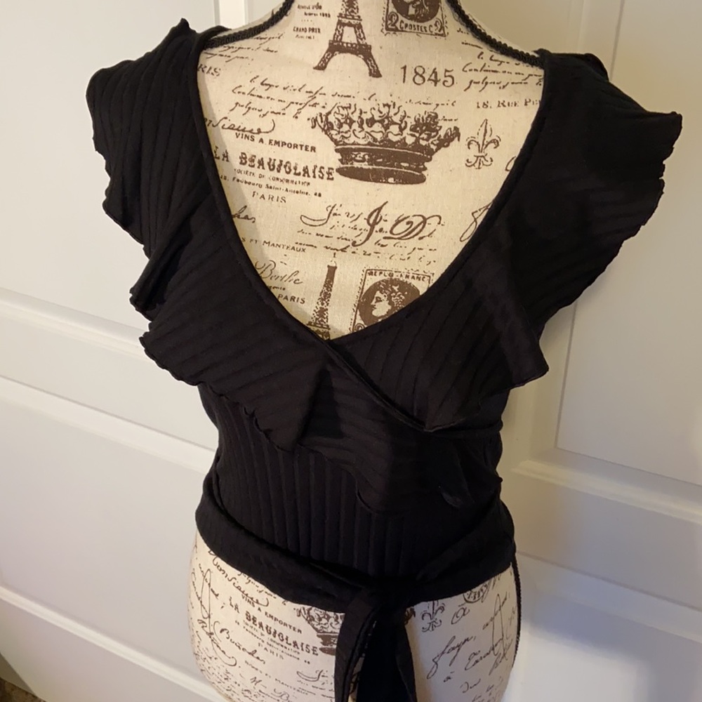 BP RUFFLE TIE HEM TOP - Picture 4 of 11